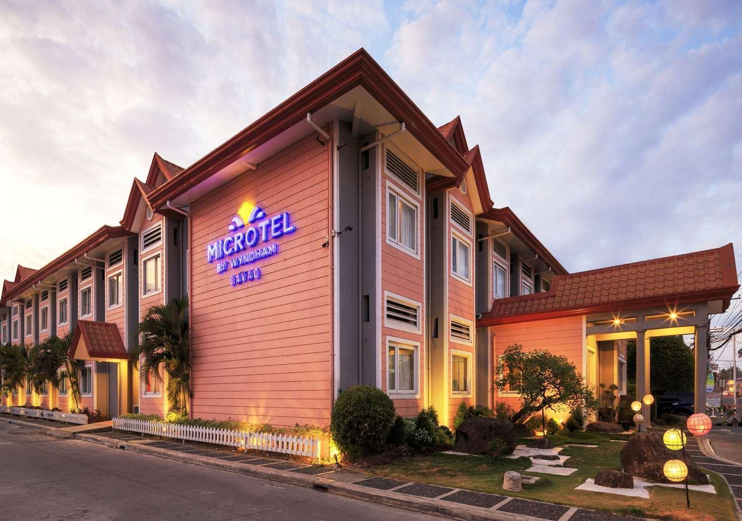 Microtel By Wyndham Davao Exterior photo